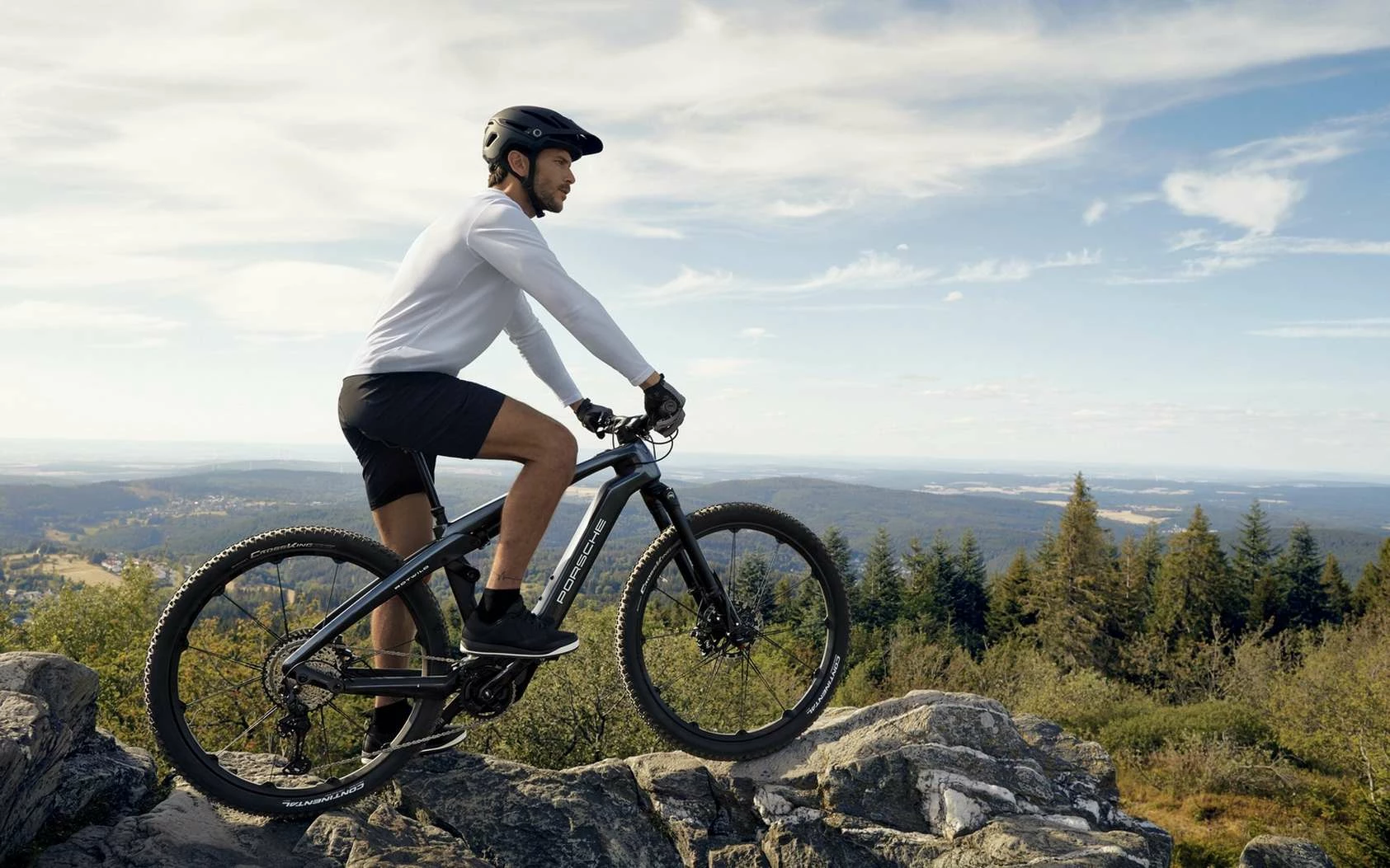 Page de garde -VTC électrique Soldes 9eef5e3dd0 50173883 porsche ebike cross